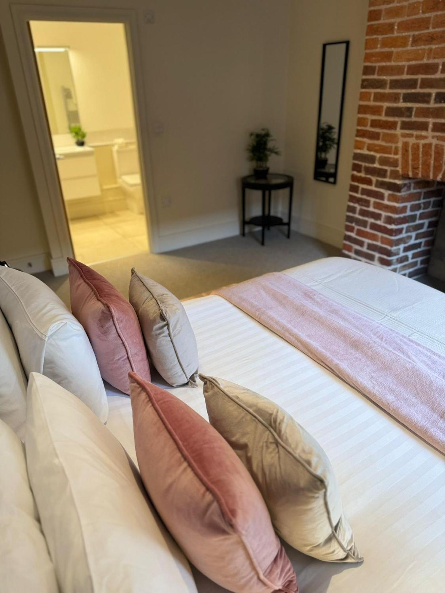 Osbourne House Pink 2 Bed, 2 And Half Bath Lejlighed Birmingham Eksteriør billede