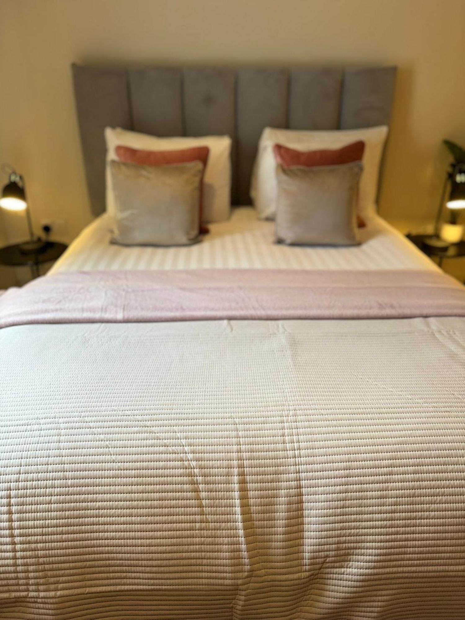 Osbourne House Pink 2 Bed, 2 And Half Bath Lejlighed Birmingham Eksteriør billede