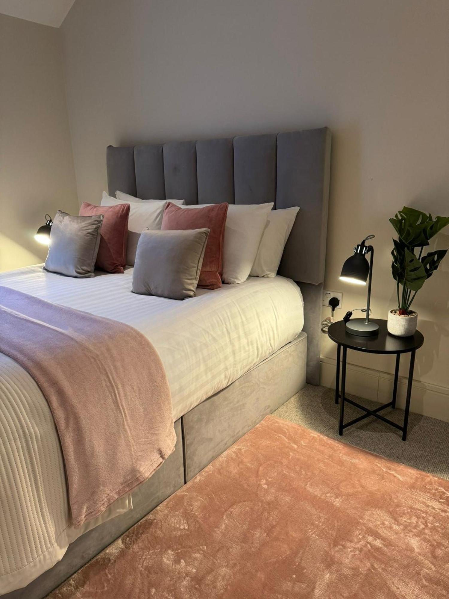 Osbourne House Pink 2 Bed, 2 And Half Bath Lejlighed Birmingham Eksteriør billede